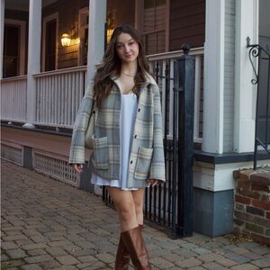 Meet your Posher, Avery